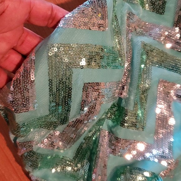 Free shipping. Formal Sequence Dress - Picture 3 of 4